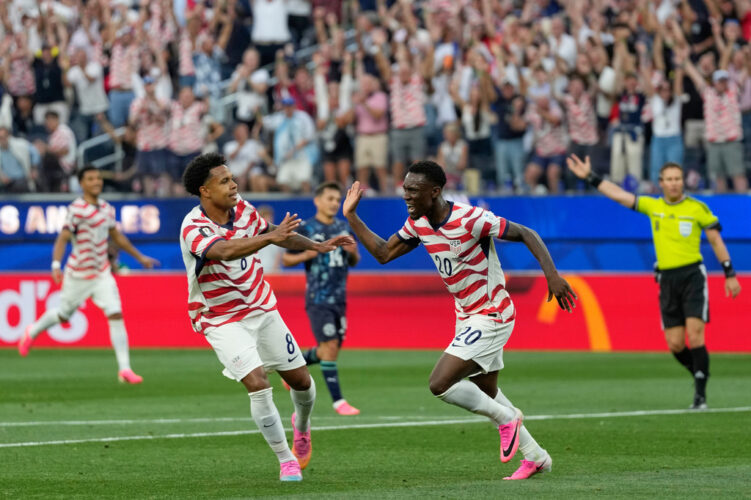 US opens World Cup with a dynamic victory over Paraguay